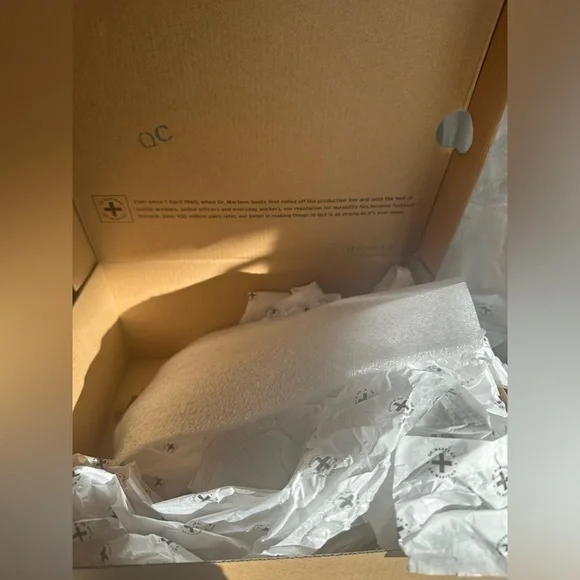 Like New Dr. Martens Airway 2976 Chelsea Boot Size 7 - Picture 11 of 11